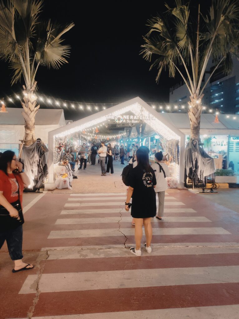 Ratchada Train Market